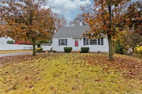 7 Cloud St, Enfield, CT 06082