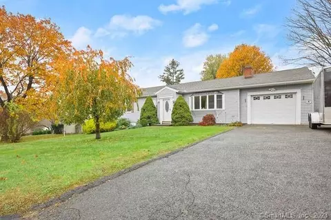 31 Mabel Ave, Danbury, CT 06811