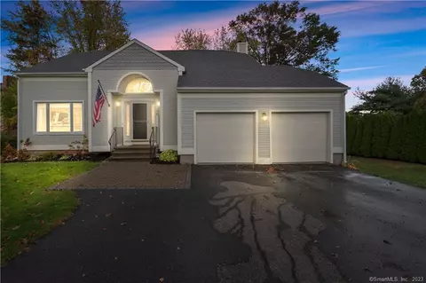 46 Spring Brook Dr, Middletown, CT 06457