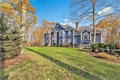 10 Country Club Ln, Easton, CT 06612