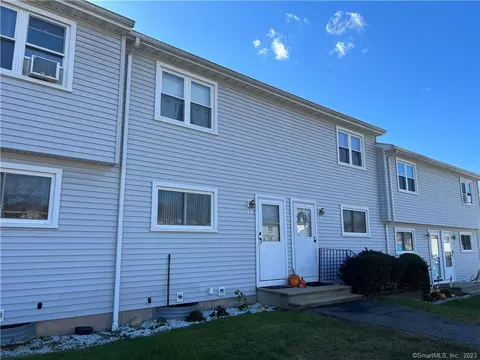 1081 New Haven Rd #7G, Naugatuck, CT 06770