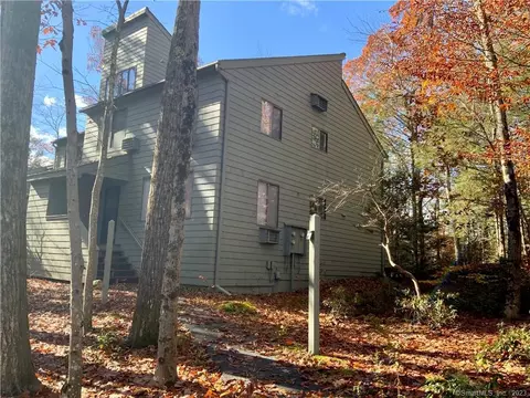 246 Cliffside Dr, Torrington, CT 06790