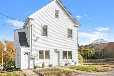 471 Marlborough Ter, Fairfield, CT 06825