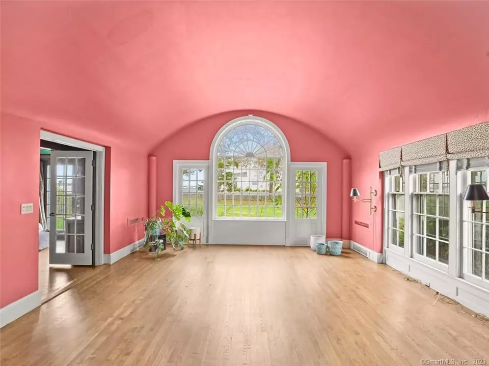 40 Anchorage Dr, Bridgeport, CT 06605 16 Photos Movoto