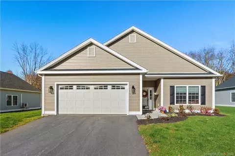 4 Grace Ln #4, Moosup, CT 06354