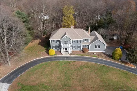 36 Kent Ln, Trumbull, CT 06611