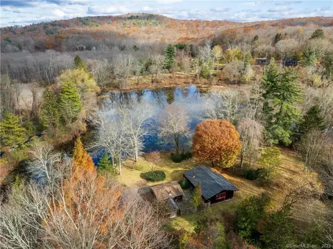 83 Turkey Plain Rd, Bethel, CT 06801