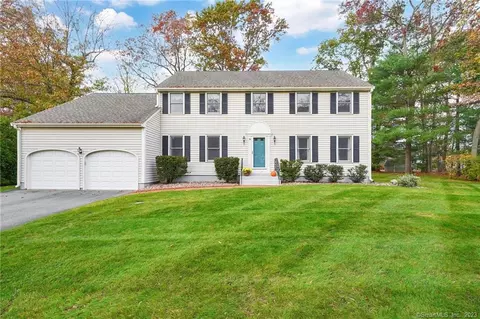 76 Duxbury Ln, Glastonbury, CT 06033