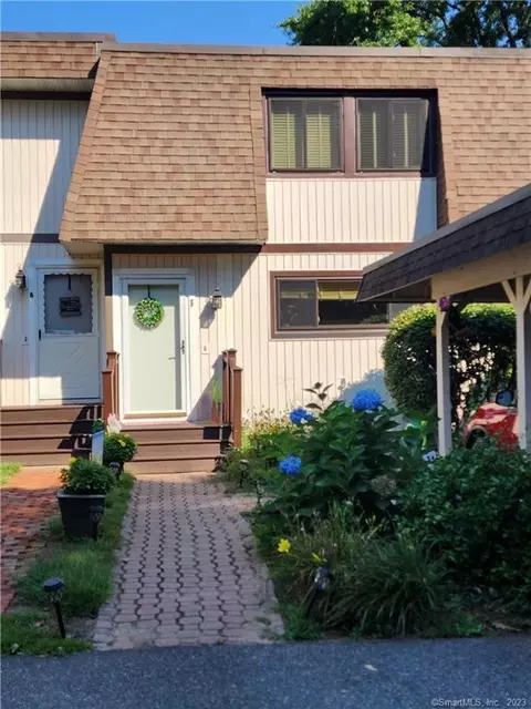5 Pebblestone Cir #5, Suffield, CT 06078