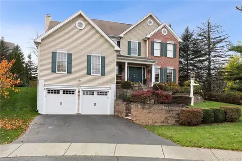 36 Lilac Ln, Danbury, CT 06810