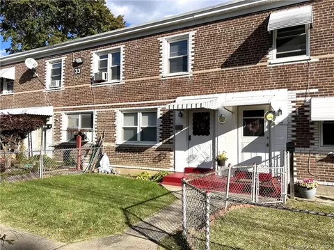 123 Court D Apt Bldg #BLDG 33, Bridgeport, CT 06610