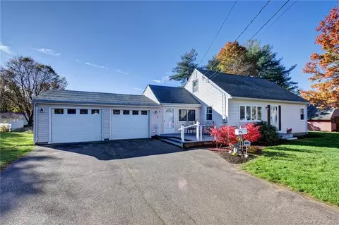 3 Stanley Dr, Enfield, CT 06082