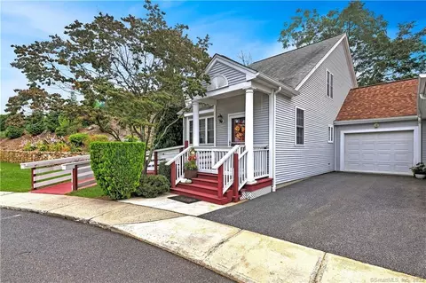 25 Forest Rd #A, Milford, CT 06461