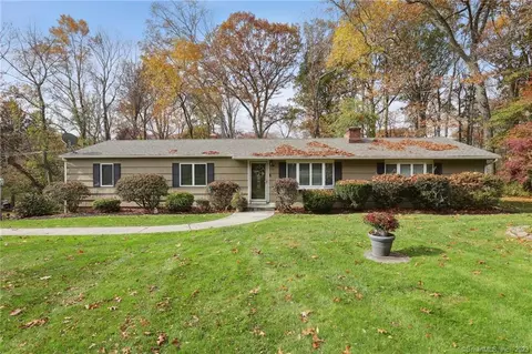 116 Williamsburg Dr, Monroe, CT 06468