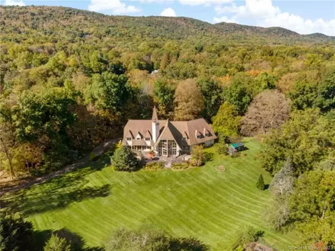 764 Bethany Mountain Rd, Cheshire, CT 06410