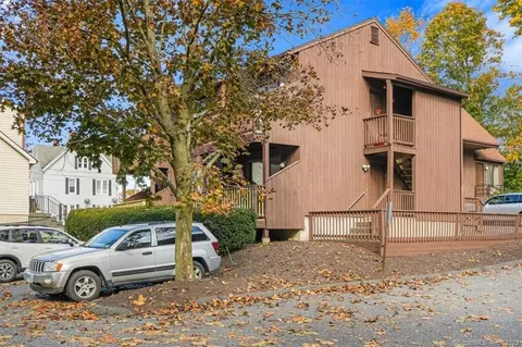 1 Fairfield Ave #2, Danbury, CT 06810