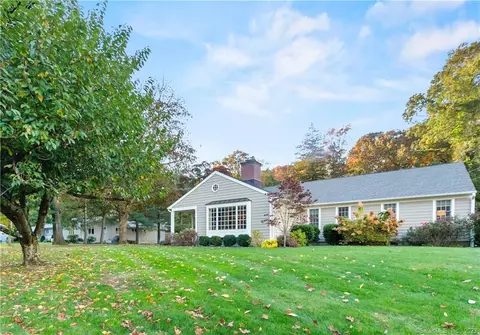 100 Random Rd, Fairfield, CT 06825