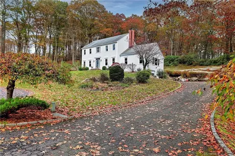 18 Split Rock Rd, Newtown, CT 06470