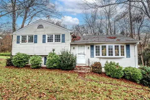 27 Greenview Rd, New Milford, CT 06776