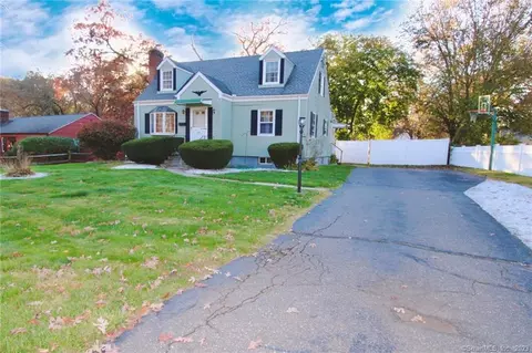 877 Matianuck Ave, Windsor, CT 06095