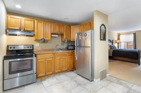 356 Franklin Ave #C9, Hartford, CT 06114