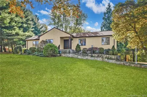 12 Beardsley Rd, Shelton, CT 06484