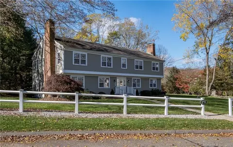 38 N Main St #16, Essex, CT 06426