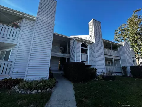 57 Crown Knoll Ct #72, Groton, CT 06340