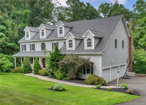 48 Lenore Dr, Madison, CT 06443