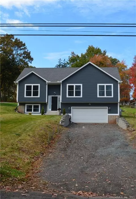 35 Barberry Ln, Meriden, CT 06451