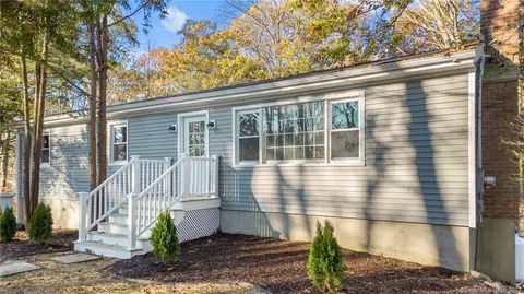40 Pine St, Shelton, CT 06484