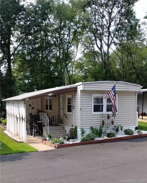 9 North Ter, Vernon, CT 06066
