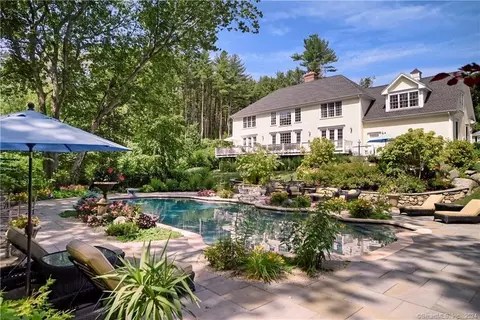 10 Heron Pond Rd, Essex, CT 06426