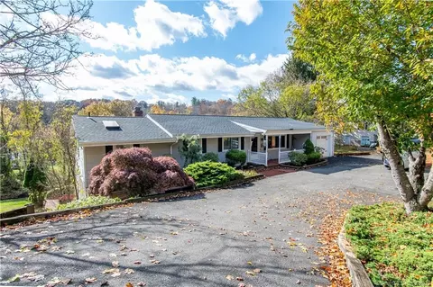22 Wood Creek Rd, New Fairfield, CT 06812