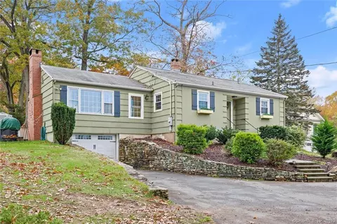 35 Damascus Rd, Branford, CT 06405