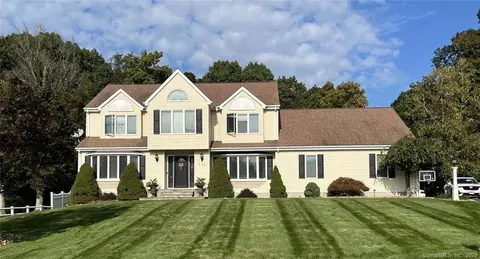 242 Whitewood Dr, Rocky Hill, CT 06067