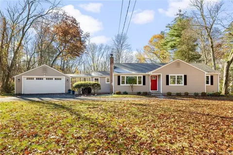 39 Ichabod Rd, Simsbury, CT 06070