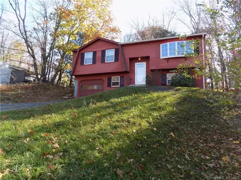 24 Oxbow Dr, Torrington, CT 06790