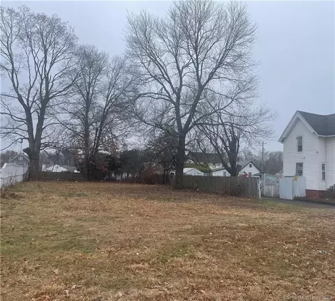261 Burnside Ave, East Hartford, CT 06108