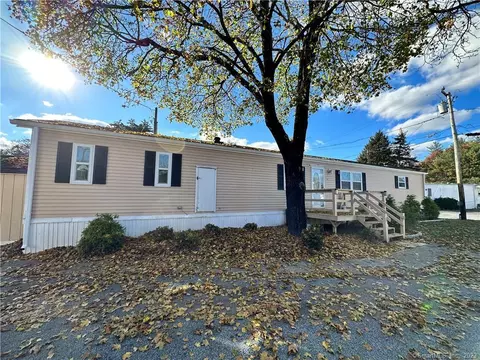 301 S Main St #19, Newtown, CT 06470