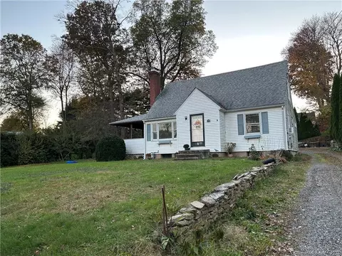 59 Homecrest St, Newington, CT 06111