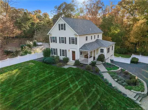 590 Towner Swamp Rd, Guilford, CT 06437