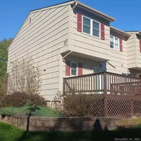 37 Lantern Park Dr #1, Naugatuck, CT 06770
