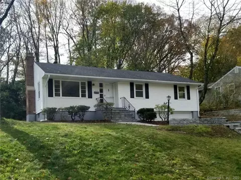 115 Pineridge Rd, Waterbury, CT 06706
