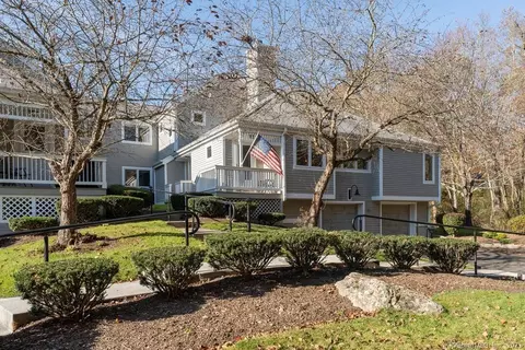 101 Hotchkiss Grove Rd #13, Branford, CT 06405