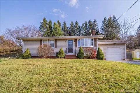 105 County Rd, Torrington, CT 06790