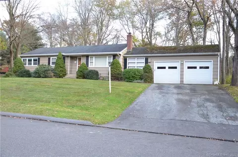 70 Wendy Rd, Trumbull, CT 06611
