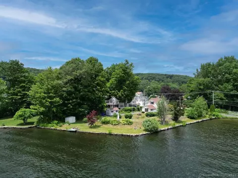 265 W Lake St, Winchester, CT 06098