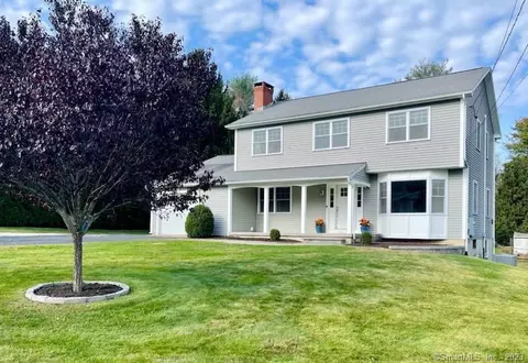 33 Irvingdell Pl, East Lyme, CT 06333