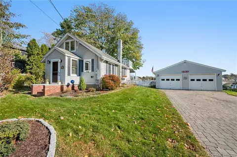 1 Sylvia Ave, Stonington, CT 06378